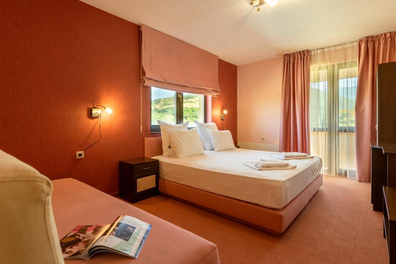 Saint George Mountain Residence Belashtitsa エクステリア 写真